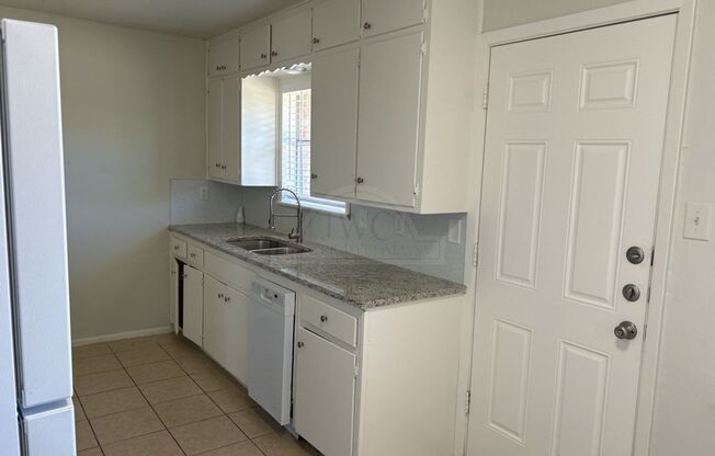 2 beds, 1 bath, $695, Unit 903 Main St. N. Unit C