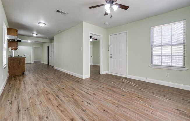 (PENDING) 3 Bed 2 Bath House for Rent in Dallas!