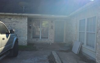 8 beds, 3 baths, $10,400, Unit House