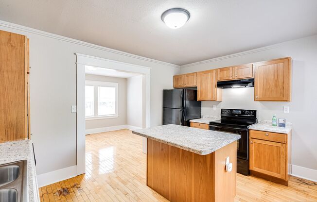 2 beds, 1 bath, 1,050 sqft, $1,399, Unit 1312A