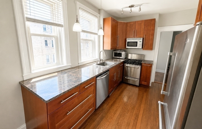 1 bed, 1 bath, 574 sqft, $3,200, Unit 32