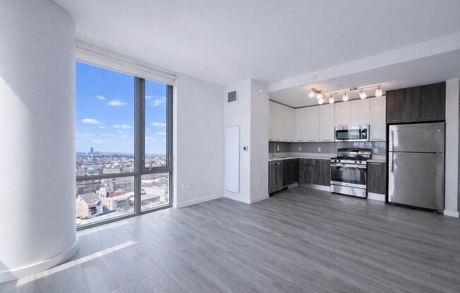 2 beds, 2 baths, 923 sqft, $4,595, Unit 14E