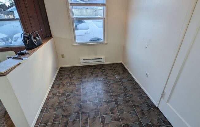 2 beds, 1 bath, $1,785