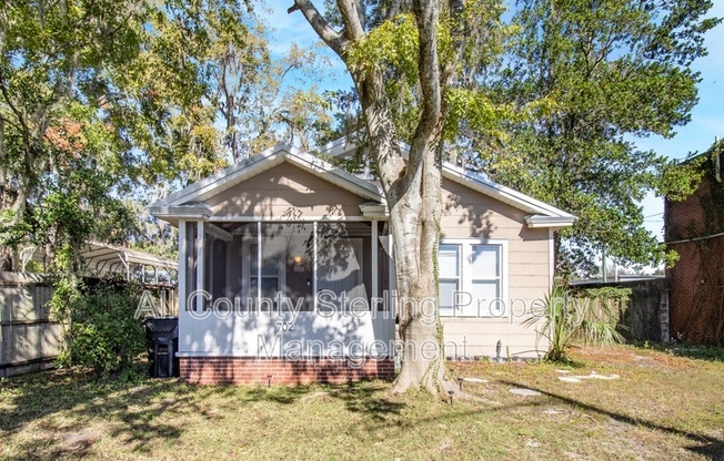 702 NW 2 AVE