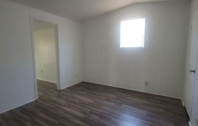 2 beds, 1 bath, 728 sqft, $750