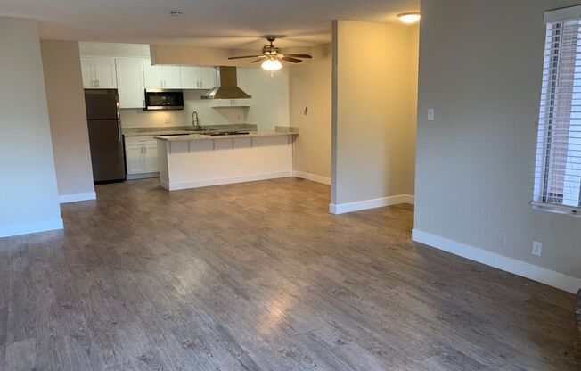 3 beds, 2 baths, 1,300 sqft, $2,295, Unit 21