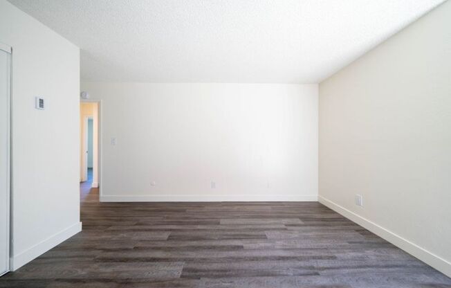 3 beds, 2 baths, 1,200 sqft, $2,900, Unit 633-35