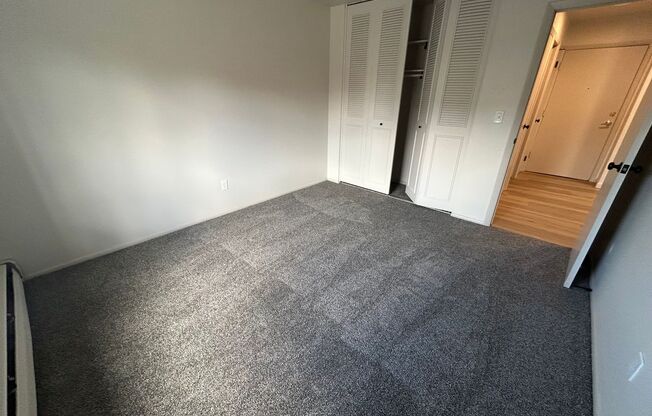 1 bed, 1 bath, $995, Unit 250