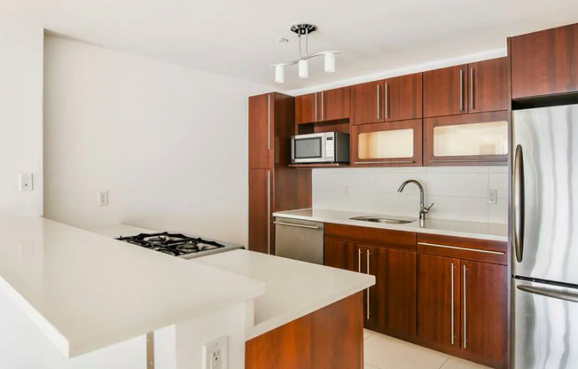 302 2nd St 7B