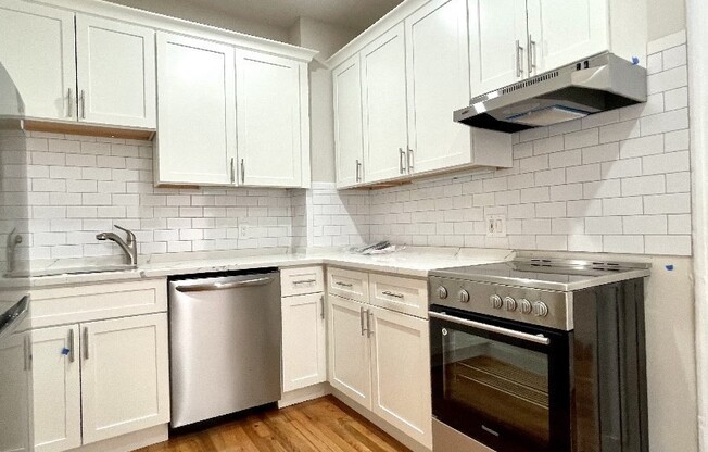 13 ANDERSON ST