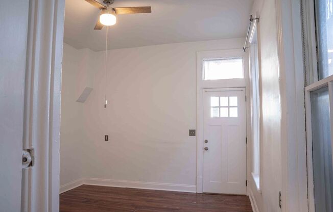 1 bed, 1 bath, $1,095, Unit Apt 1