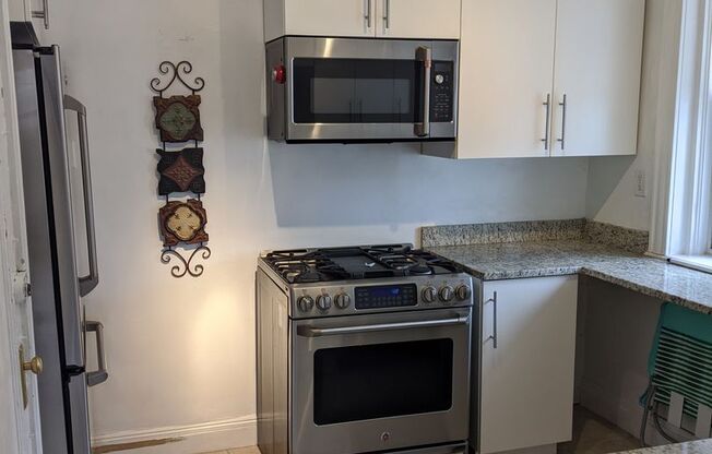Jamaica Plain top floor 2 bedroom for September 1