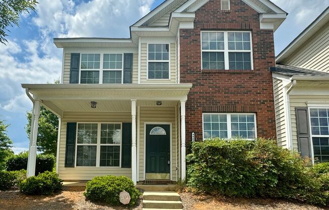 Spacious 4BR/2.5 BA Townhouse in the University Area