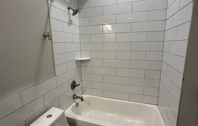 Studio, 1 bath, 445 sqft, $1,285, Unit 1D