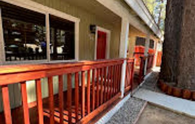 Three bedroom duplex unit in Gardner Mountain