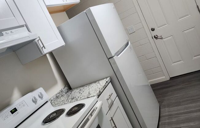 3 beds, 1 bath, 1,040 sqft, $1,895, Unit G04