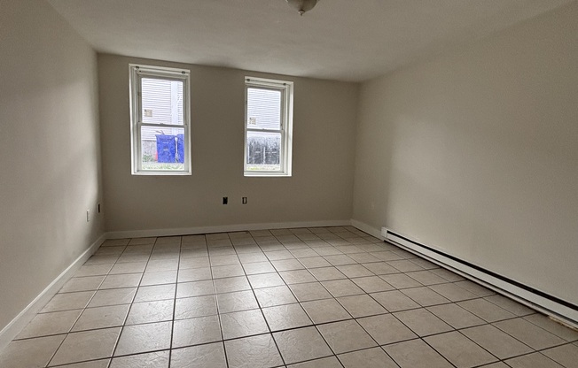 4 beds, 1 bath, $3,700, Unit 1