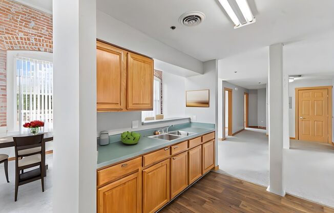 1 bed, 1 bath, 715 sqft, $750, Unit 302