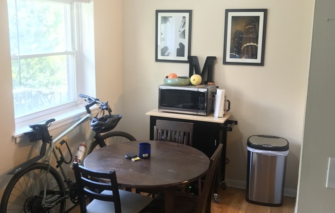 1 bed, 1 bath, $1,945, Unit 354