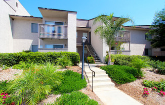 2 beds, 1 bath, 820 sqft, $2,195, Unit Unit #037