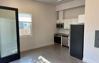 1 bed, 1 bath, 420 sqft, $1,400, Unit 105