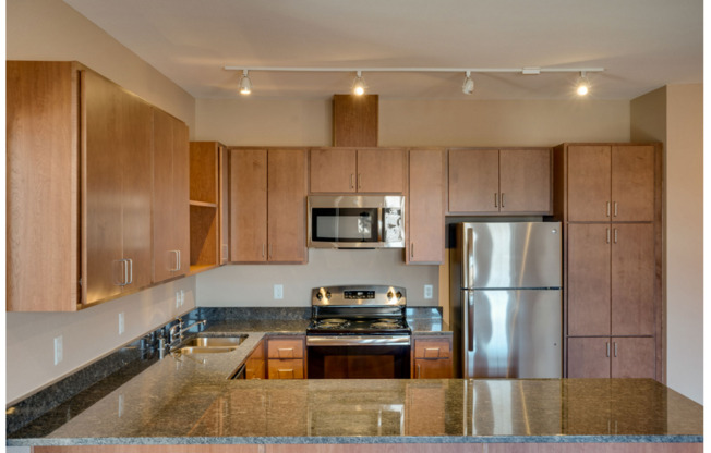 2 beds, 2 baths, 918 sqft, $1,985, Unit 208 - Atlantic