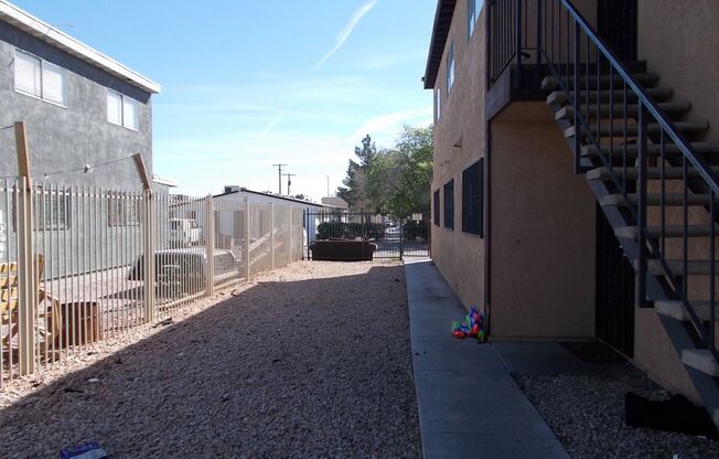 2 Bedroom 1 Bath Upstairs Unit - Move in Ready