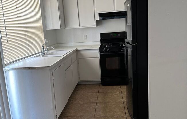 2 beds, 1 bath, $1,500