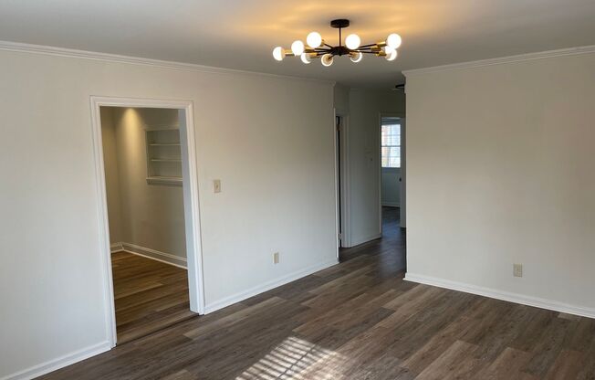Available Now! 3 Bed/1 Bath in Enderly Park!