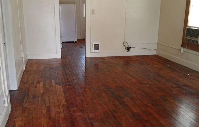 3 Bed, 1 Bath - Near the University