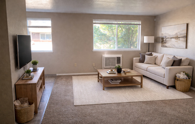 2 beds, 1 bath, 720 sqft, $1,125, Unit 25