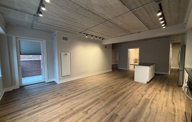 2 beds, 2 baths, 908 sqft, $3,650, Unit 952-202