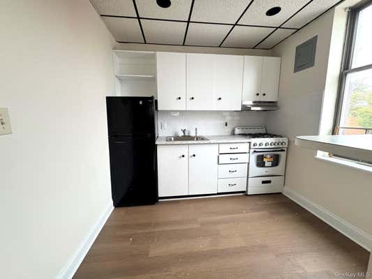 247 77 JERICHO TPKE