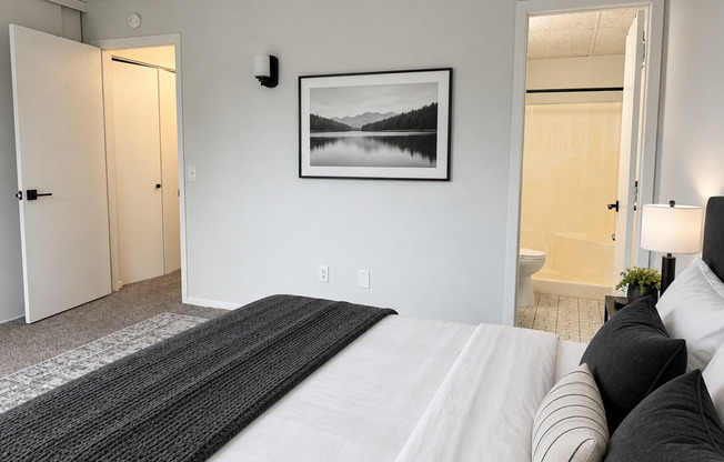 2 beds, 2 baths, 1,050 sqft, $1,599, Unit Unit 301