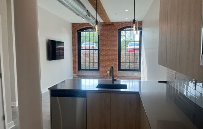1 bed, 1.5 baths, 943 sqft, $1,975, Unit 1119