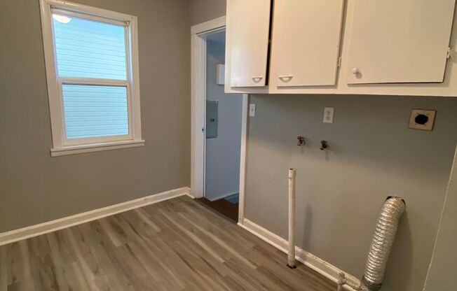 3 beds, 1 bath, $985