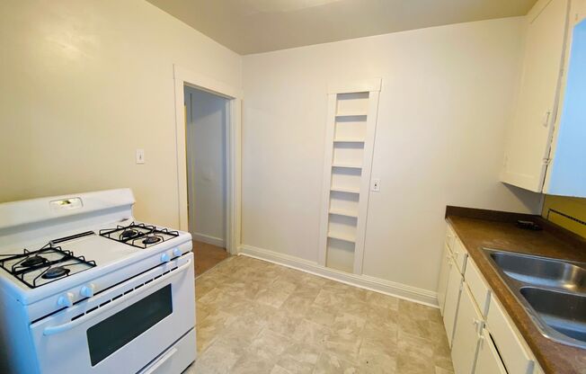 2 beds, 1 bath, $1,795