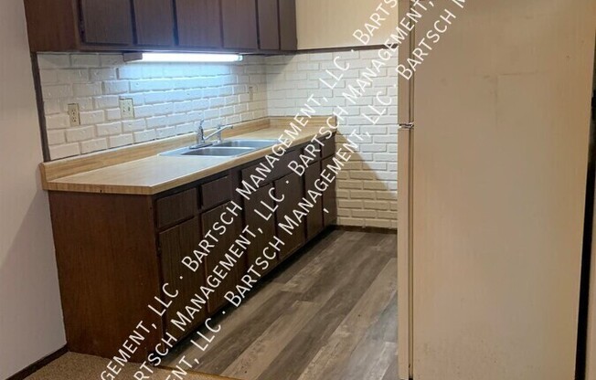4325 N 104 ST