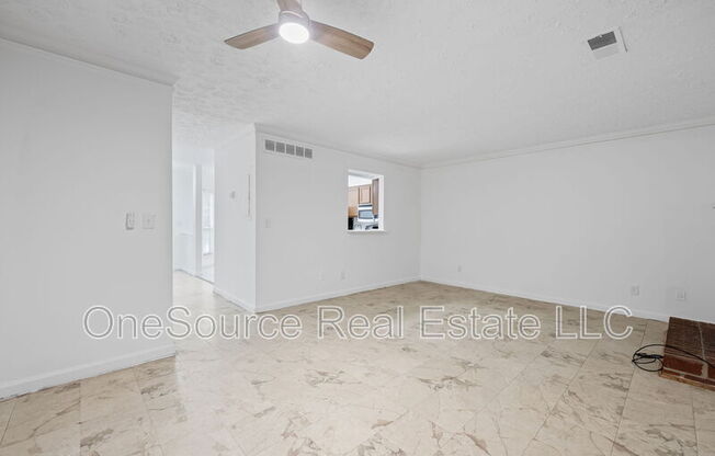 1086 HUNTINGTON TRCE