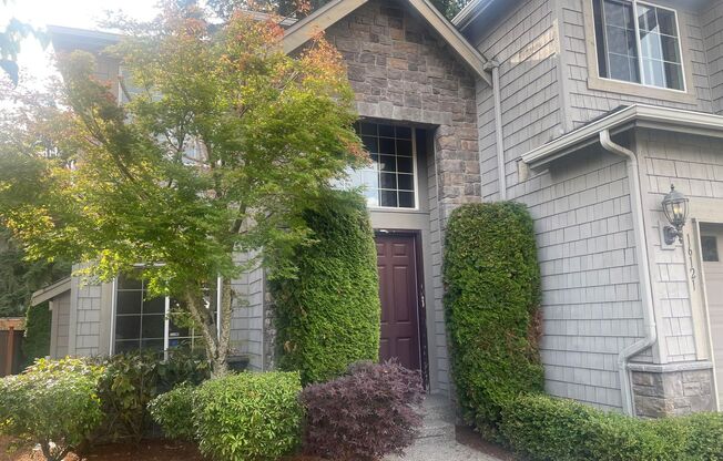 Exquisite 4 Bed+ Office Residence  In Bellevue