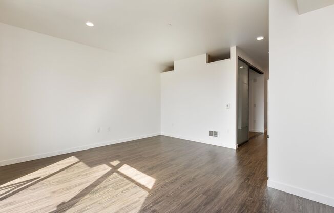 1 bed, 1 bath, 565 sqft, $2,150, Unit 306