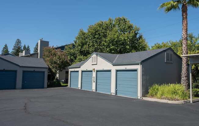 Autumn Oaks garages
