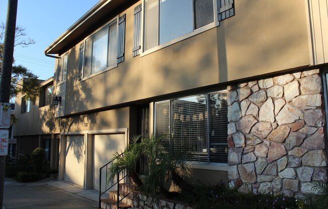 231 GRAND AVE