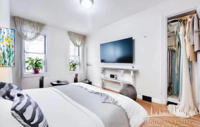 1 bed, 1 bath, 700 sqft, $5,500, Unit 30