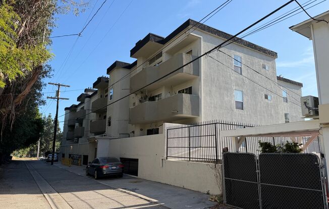 Laurel Canyon, 4500