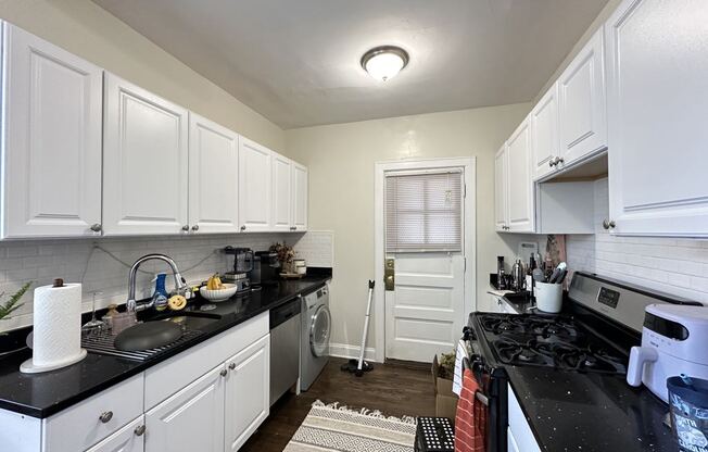 3817.5 North Greenview Ave.