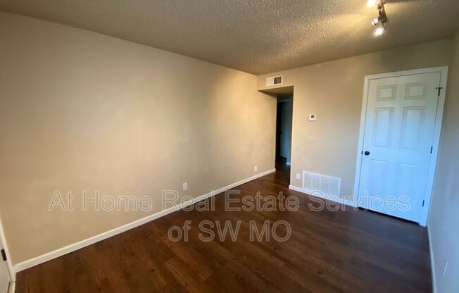 1400 S CAMPBELL