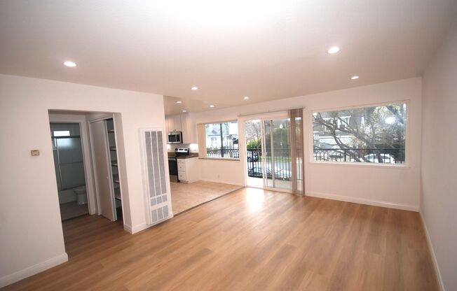 Bir - 906 E. 4th Av.