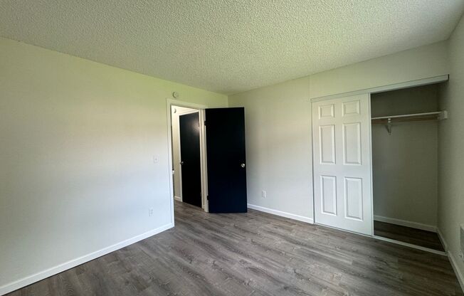 2 beds, 1 bath, 840 sqft, $1,300, Unit 687