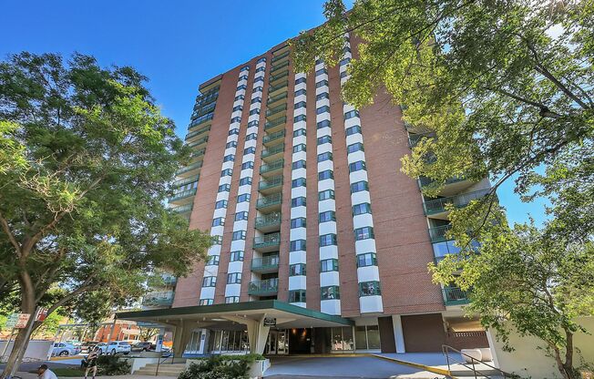 2 beds, 2 baths, $2,395, Unit Unit 204